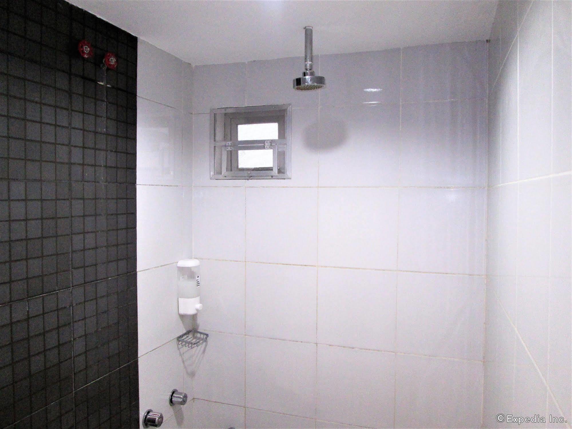 G-Galyx Inn Hotel คากายันเดโอโร ภายนอก รูปภาพ