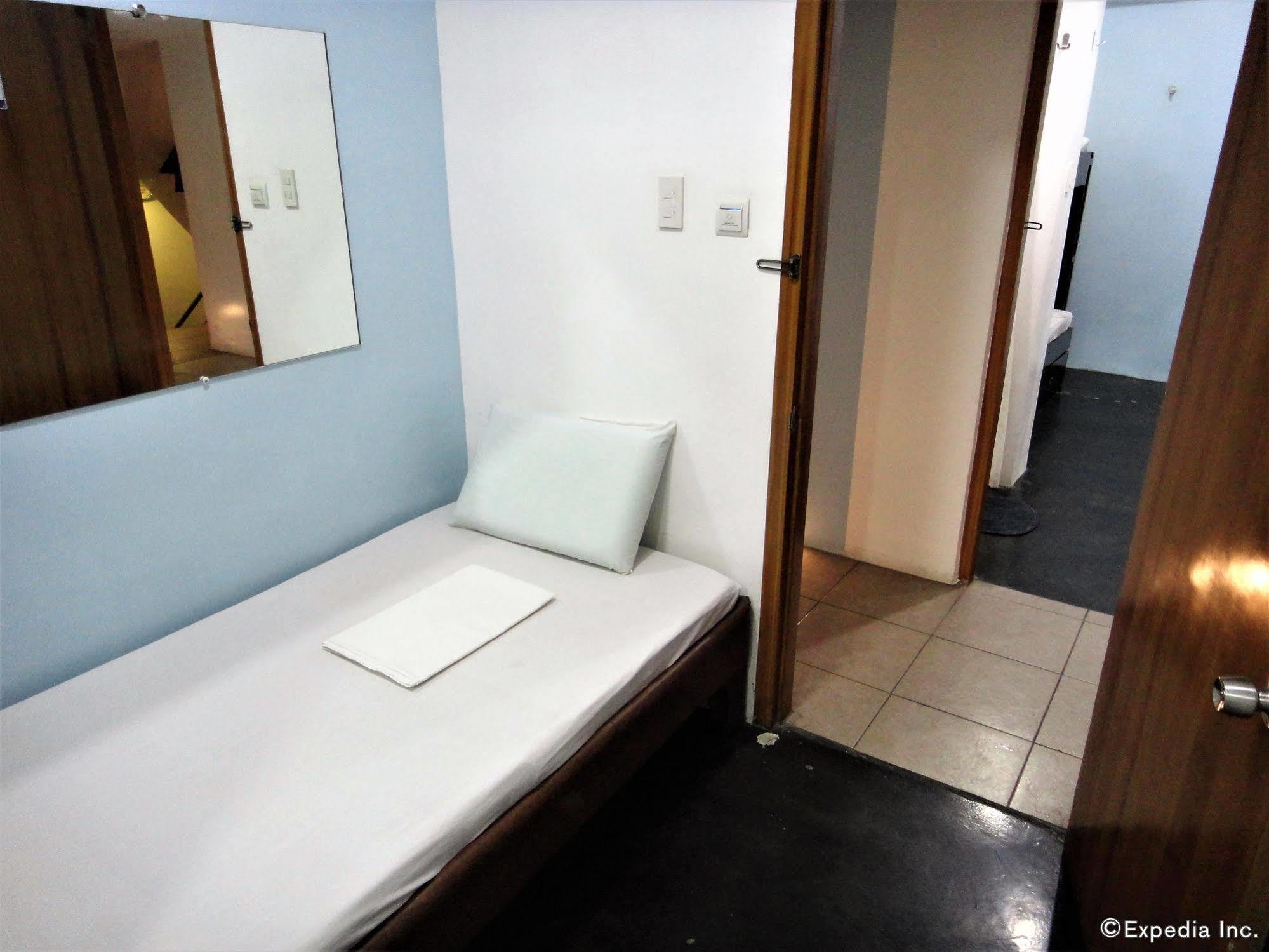 G-Galyx Inn Hotel คากายันเดโอโร ภายนอก รูปภาพ