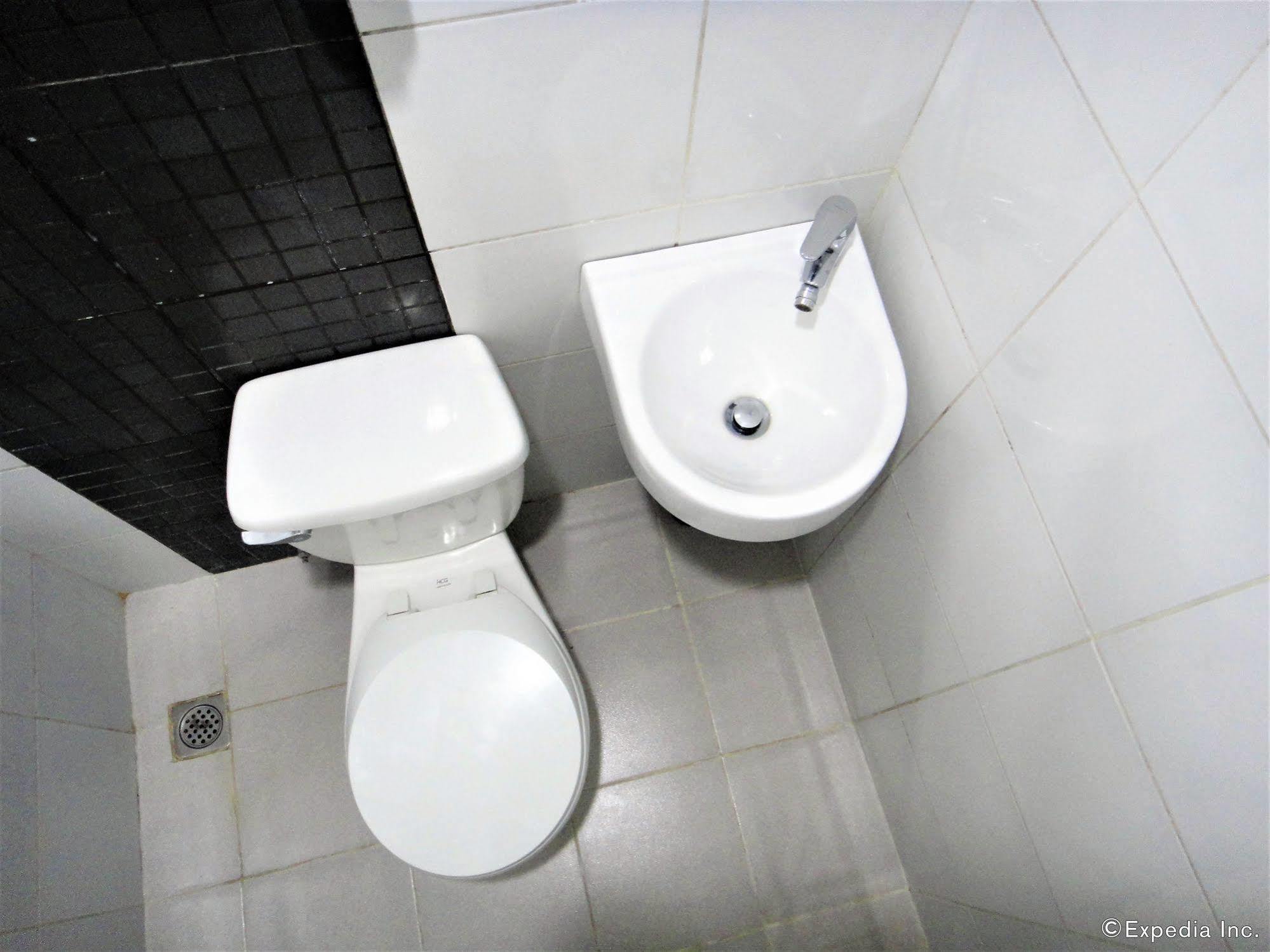 G-Galyx Inn Hotel คากายันเดโอโร ภายนอก รูปภาพ