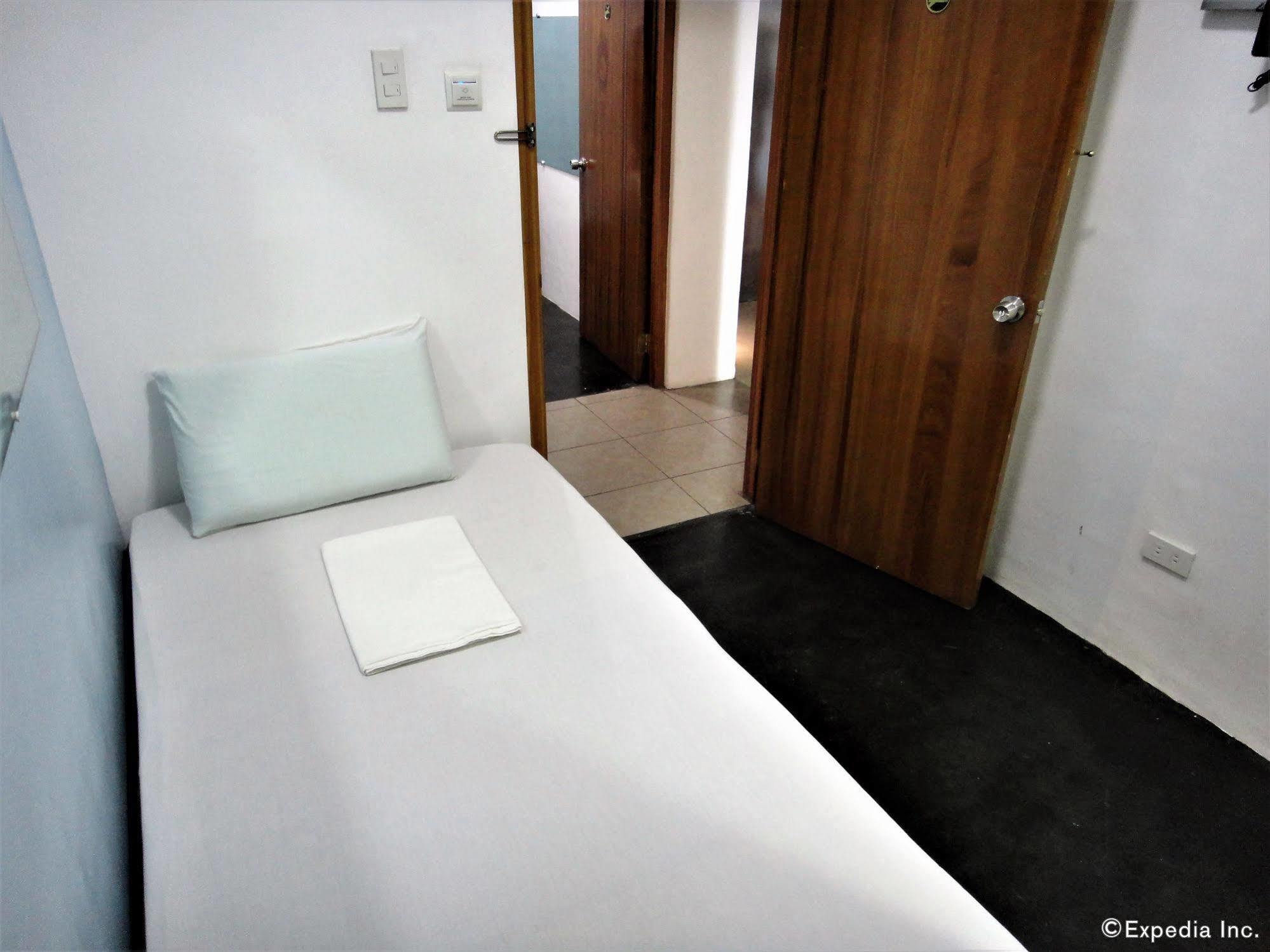G-Galyx Inn Hotel คากายันเดโอโร ภายนอก รูปภาพ