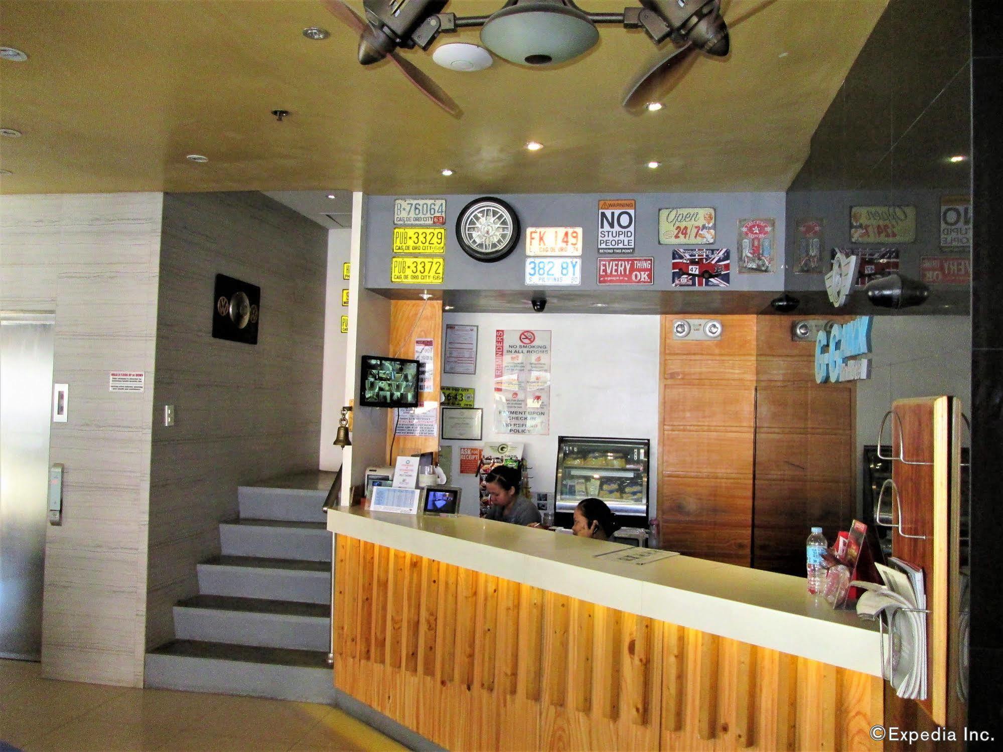 G-Galyx Inn Hotel คากายันเดโอโร ภายนอก รูปภาพ