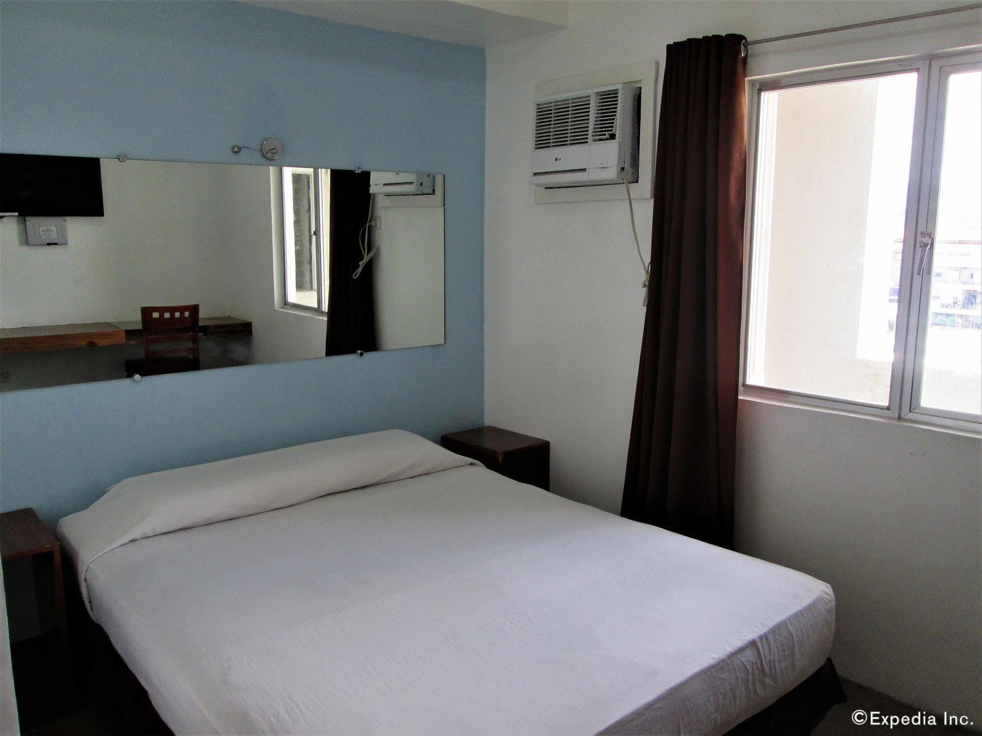 G-Galyx Inn Hotel คากายันเดโอโร ภายนอก รูปภาพ