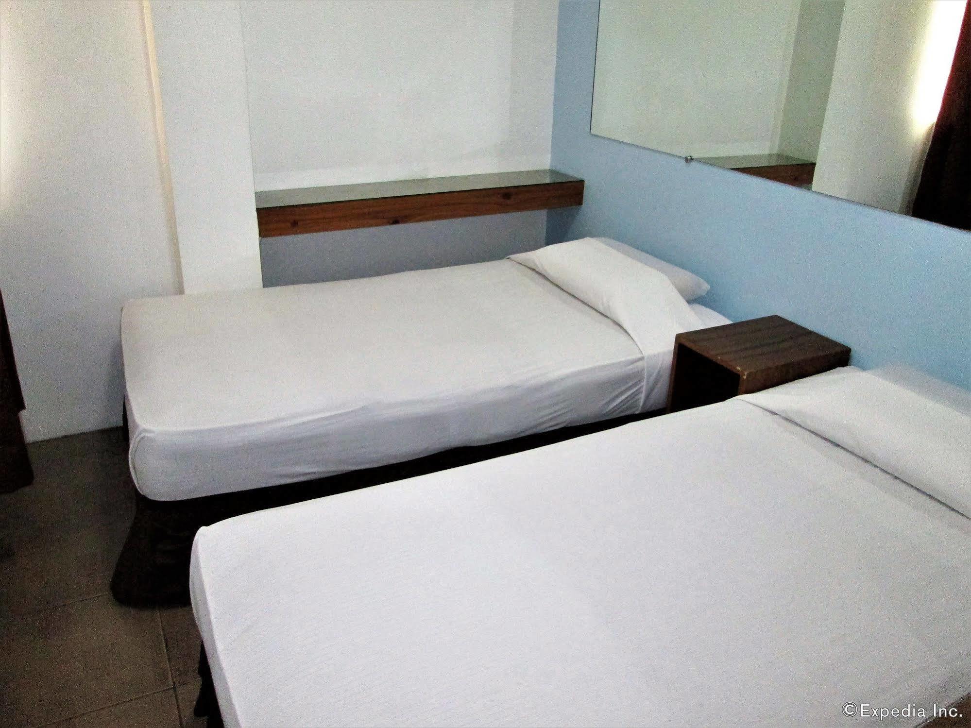 G-Galyx Inn Hotel คากายันเดโอโร ภายนอก รูปภาพ