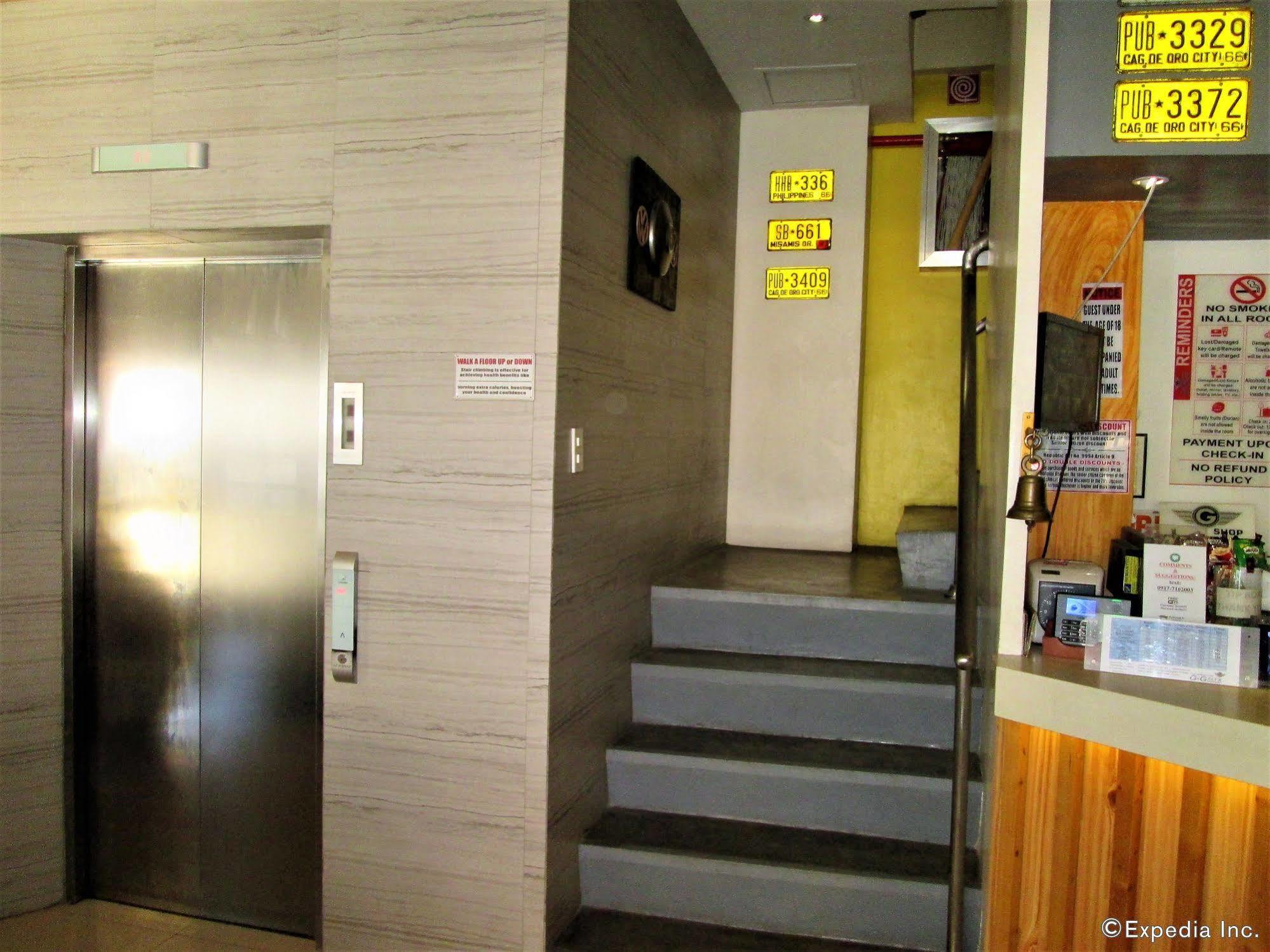 G-Galyx Inn Hotel คากายันเดโอโร ภายนอก รูปภาพ